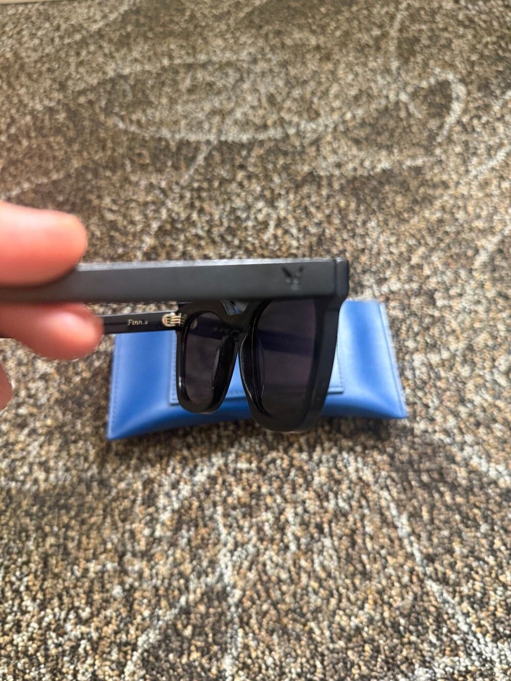 Gentle Monster Sunglasses with Blue Case - Picture 6 of 7